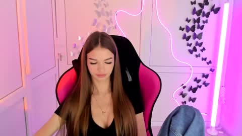 Snapshot of brooklunglow_ chatting on July 24, 12:25 pm Vlada online show from July 24, 12:25 pm
