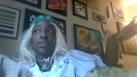 Snapshot of brooklyninfinity chatting on November 19, 7:03 pm brooklyninfinity online show from November 19, 7:03 pm