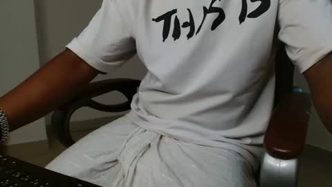 Snapshot of brown_king_00 chatting on November 14, 5:33 pm brown_king_00 online show from November 14, 5:33 pm