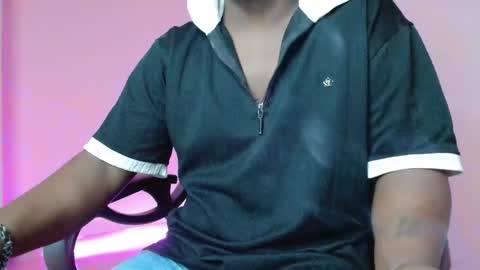 Snapshot of brown_king_00 chatting on November 15, 3:52 pm brown_king_00 online show from November 15, 3:52 pm