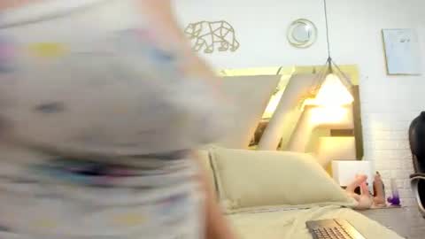 Snapshot of brown_tania01 chatting on July 6, 3:03 pm tania online show from July 6, 3:03 pm