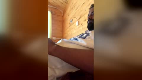 Snapshot of brownboydick111 chatting on February 16, 5:25 am bbc online show from February 16, 5:25 am