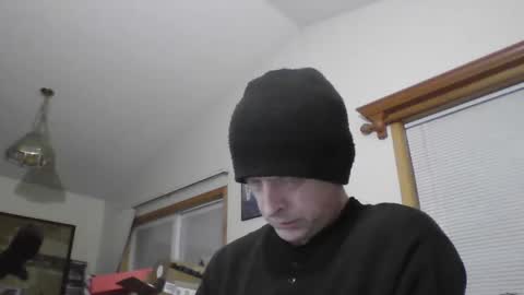 Snapshot of browndog5580 chatting on January 3, 2:21 am browndog5580 online show from January 3, 2:21 am