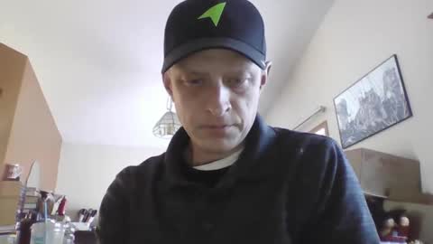 Snapshot of browndog5580 chatting on February 9, 10:32 pm browndog5580 online show from February 9, 10:32 pm
