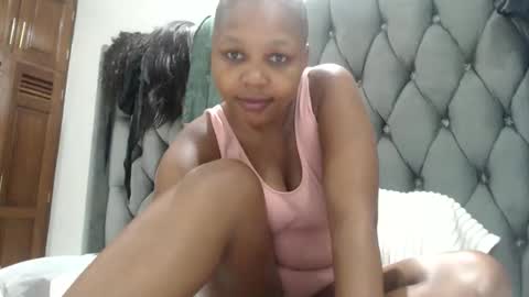 Snapshot of brownebonyagain chatting on September 11, 2:33 am bella online show from September 11, 2:33 am