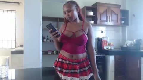 Snapshot of brownebonyagain chatting on February 3, 10:42 am bella online show from February 3, 10:42 am