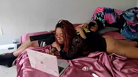brownnnjuicy online show from May 9, 6:13 pm