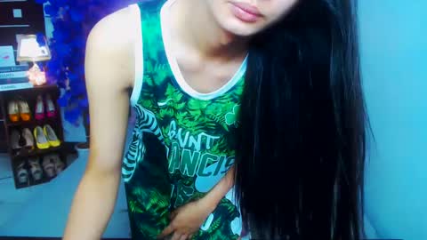 Snapshot of brownsausageroberta chatting on December 15, 3:24 am Roberta  GODDESS OF PLEASURE AND SEXUALDESIRE   online show from December 15, 3:24 am