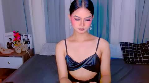 Snapshot of brownsausageroberta chatting on September 19, 9:54 am Roberta  GODDESS OF PLEASURE AND SEXUALDESIRE   online show from September 19, 9:54 am
