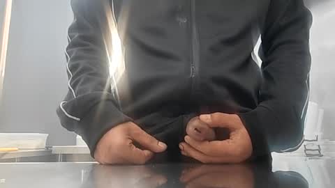 brownskinbull1 online show from June 22, 2:58 pm