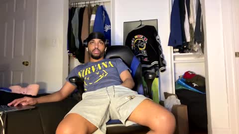 Brownskinshortyy online show from January 13, 11:27 pm