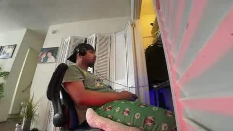 Brownskinshortyy online show from April 8, 5:24 pm