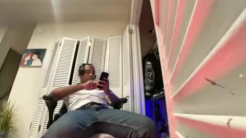 Brownskinshortyy online show from April 12, 1:54 am