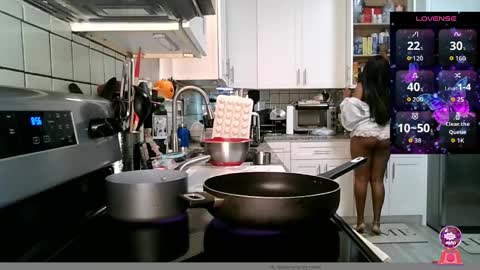 Snapshot of brownsugarcutie3 chatting on December 21, 1:57 am Brownsuagrcutie online show from December 21, 1:57 am