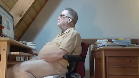 brubar online show from October 11, 9:24 pm