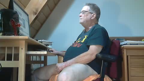 Snapshot of brubar chatting on July 30, 1:21 pm brubar online show from July 30, 1:21 pm