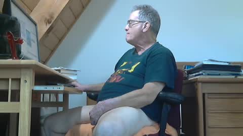 Snapshot of brubar chatting on August 5, 3:48 pm brubar online show from August 5, 3:48 pm