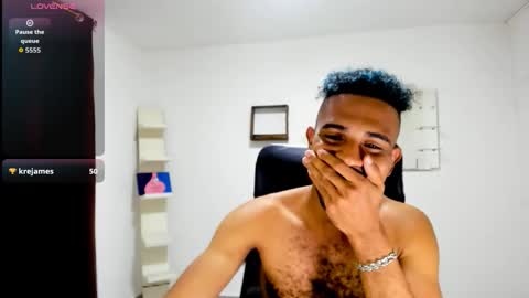 bruce_1111 online show from September 10, 11:38 pm