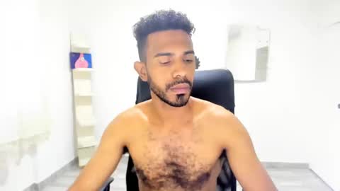 bruce_1111 online show from September 20, 10:11 pm