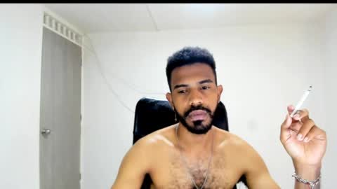 bruce_1111 online show from April 17, 5:27 pm