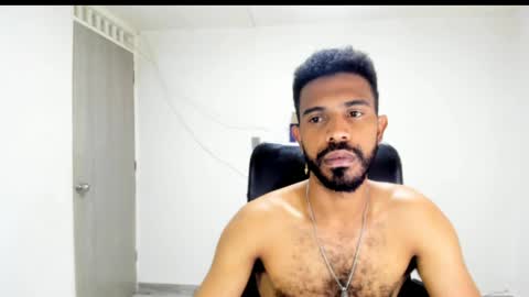 bruce_1111 online show from April 19, 6:32 pm