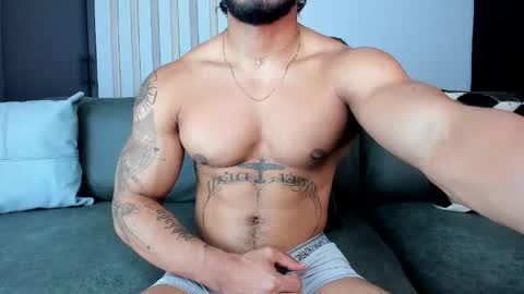 Snapshot of bruce_roldan chatting on May 18, 6:58 pm bruce roldan online show from May 18, 6:58 pm