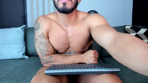 Snapshot of bruce_roldan chatting on May 31, 5:15 am bruce roldan online show from May 31, 5:15 am