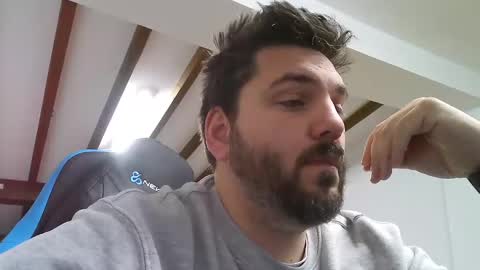 Snapshot of bruce_wayne34 chatting on December 31, 6:05 am Bruce Wayne online show from December 31, 6:05 am