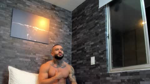 brucedallas online show from October 28, 1:09 am