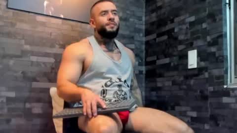 Snapshot of brucedallas chatting on August 7, 11:51 pm brucedallas online show from August 7, 11:51 pm