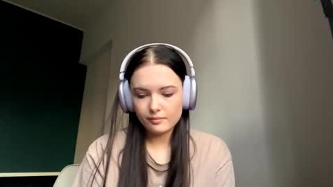 Snapshot of brunaceasor chatting on April 29, 5:30 pm Luna online show from April 29, 5:30 pm