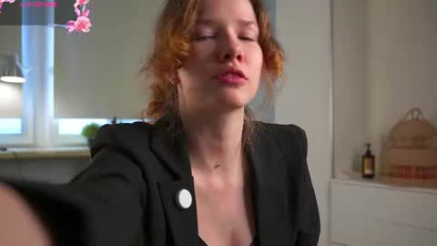 Tess online show from June 30, 2:07 pm