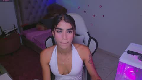 SARAH  online show from April 12, 3:33 am