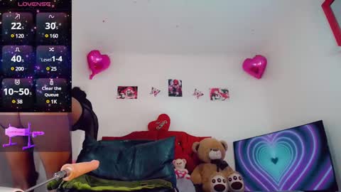 Snapshot of brunettesexy11 chatting on December 11, 7:36 pm ChannelR online show from December 11, 7:36 pm