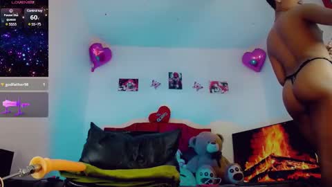 Snapshot of brunettesexy11 chatting on January 20, 11:35 am ChannelR online show from January 20, 11:35 am