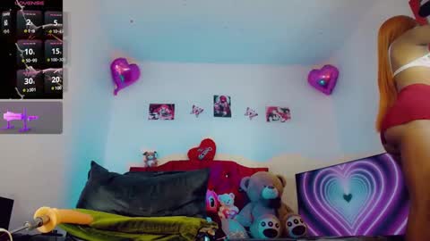 Snapshot of brunettesexy11 chatting on January 24, 11:15 am ChannelR online show from January 24, 11:15 am