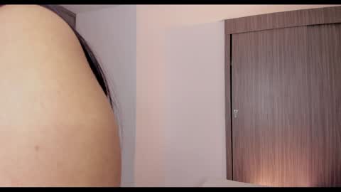 Snapshot of brunnahart chatting on January 4, 12:48 am online show from January 4, 12:48 am