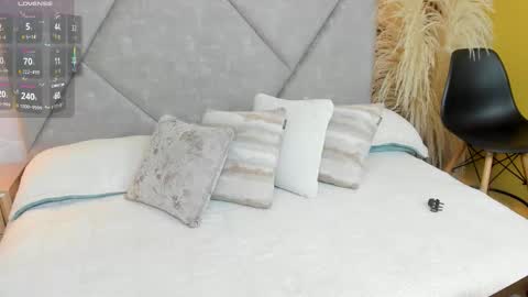 Linda online show from October 8, 6:27 pm