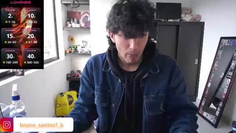 Snapshot of bruno_santos1 chatting on June 10, 12:15 pm Bruno online show from June 10, 12:15 pm