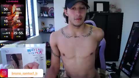 Snapshot of bruno_santos1 chatting on June 12, 10:41 pm Bruno online show from June 12, 10:41 pm