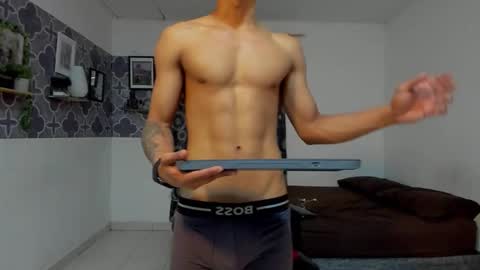 Snapshot of bruno_snow chatting on November 6, 4:13 am bruno_snow online show from November 6, 4:13 am