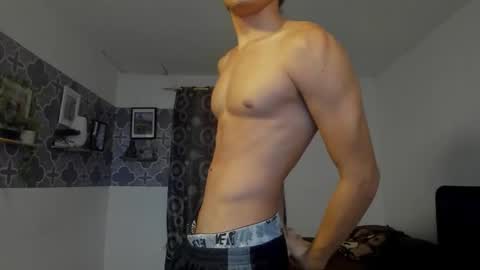 Snapshot of bruno_snow chatting on December 19, 3:57 am bruno_snow online show from December 19, 3:57 am