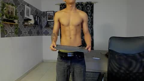 Snapshot of bruno_snow chatting on January 10, 3:52 am bruno_snow online show from January 10, 3:52 am