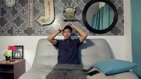 Snapshot of bruno_snow chatting on February 25, 3:27 am bruno_snow online show from February 25, 3:27 am