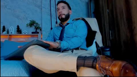 Andres Suarez online show from December 11, 6:09 pm