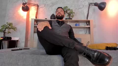 Andres Suarez online show from December 16, 1:27 pm