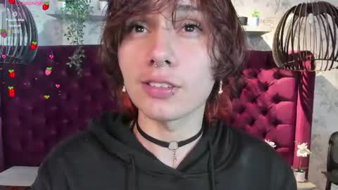 Snapshot of brunodeluca_ chatting on August 9, 3:44 am Bruno online show from August 9, 3:44 am