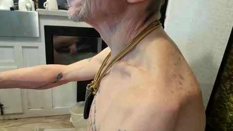 Steve... aka SkinnieDippin aka TimberTramp online show from January 13, 7:08 pm