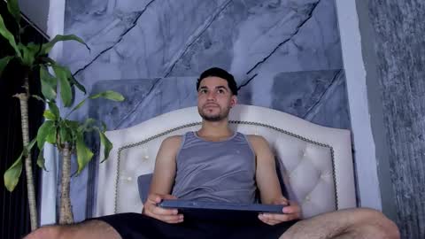 Snapshot of bry_dalton chatting on February 8, 3:43 am Bry Dalton online show from February 8, 3:43 am