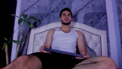 Snapshot of bry_dalton chatting on February 22, 4:57 am Bry Dalton online show from February 22, 4:57 am